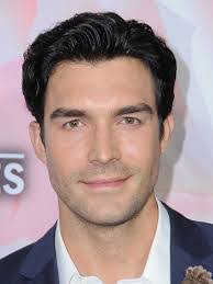Peter Porte's Instagram, Twitter & Facebook