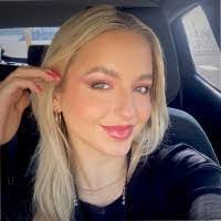 Eve Randall's Instagram, Twitter & Facebook