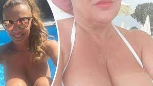 Zavolej mi na 909 80 20 10 nebo mi rovnou napiš sms na číslo 909 15 39 s kódem 41dx a tvůj text! Na Tato Selfie Nikdy Nezapomenete Loni Se Hodne Odvazne Prsily Bendova Patrasova I Csakova Super Cz