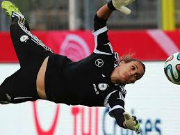 Nadine angerer joins ann schatz to talk about her final game as a thorn ahead of tomorrow's penalty specialist nadine angerer was the first goalkeeper named women's player of the year in. Weltfussballerin Nadine Angerer Das Alter Spielt Fur Mich Keine Rolle Goal Com