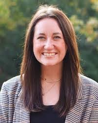 Dora Elliott's Instagram, Twitter & Facebook