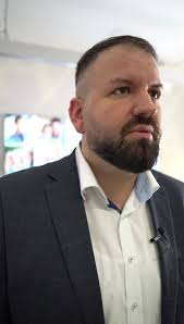 Ein KFZ-Versicherungsvergleich lohnt sich immer 😍☺️ also ran an deine  Beitragsrechnung deines aktuellen Versicherers und ab zu AXA Decker damit  💪🏼