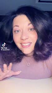 Sharon Poelstra's Instagram, Twitter & Facebook