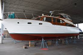 42ft 1955 Chris Craft Commodore $124,900 Seattle, Washington In 1955 Chris  Craft manufactured only forty four boats of this Commodore class 42 model.  The offered vessel is number # 10 which was