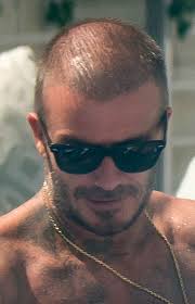 David beckham, el hombre más lindo del mundo, ahora tiene su propia marca de anteojos. David Beckham Haare