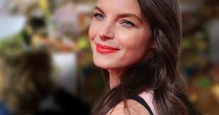 At the age of 15 she started playing the piano and the flute, simultaneously taking first dance and. Yvonne Catterfeld The Cat Is Out Of The Bag De24 News English