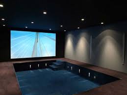 Jeux D Espace Et Sobriete Pour Une Villa De Luxe Villa De Luxe Conceptions De Bar De Sous Sol Villa