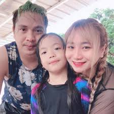 TELEGRAM SNAPCHAT AND DISCORD…. Naku! Mattic yan may kausap 😉😝