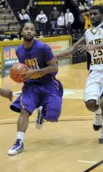 Pirates Top Owls in Road C-USA Tilt