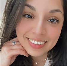 Hi girls, I'm looking for someone to do birthday photoshoots near Pleasant  Grove/Mesquit who doesn't charge too much. 🩷🩷 Please provide a price and  a page so I can follow you