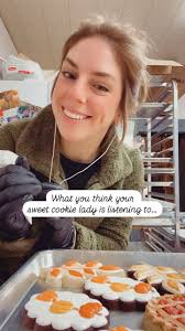 Now you know 🤌🖤😂 #cookielady #cookiers #cookievideo #cookiedecorating