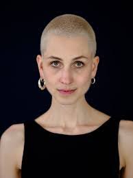 Lea Mack's Instagram, Twitter & Facebook