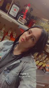 Pool party will start at 1:00am vele 😭😭