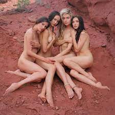O Palsson on X: My #BTS photo of the #nude #art #models on our recent  6-day Utah photo tour. From left: Kate, Carley, Dasha, Anoush.  t.coVF523M6zjM  X