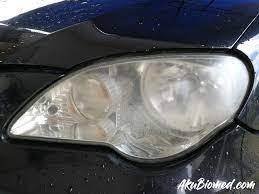 Huhu lepas tu macam magik bila tengok lampu kereta dah kilat balikk. Cuci Lampu Headlamp Kereta Kuning Dengan Pengilat Dan Pencuci Waxco