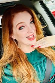 Through trial and error, USA Today Bestselling Author Zoey Indiana has  consistently brought in six-figure sales through the serialization of her  work, and now she's creating a course. Participants will explore the