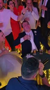 Bem vindos ao nosso momento botecão do Eder Araújo, o momento mais lindo do  show. Essa é aquela hora que nós cantamos e relembramos os grandes sucessos  pra quem realmente gosta de música sertaneja, ...