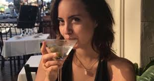 Zašto je djevojka bez ruke zvijezda društvenih mreža