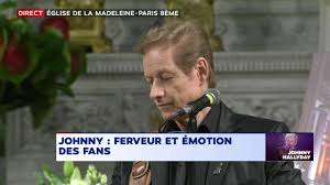 Durant son discours, michael ketcham halliday rend un hommage particulier à laeticia hallyday, la veuve de johnny, qui a fait du taulier «un homme apaisé et une figure paternelle incontournable pour tous ses. Revivez Messe Anniversaire De Johnny Hallyday Ambiance Rock N Roll A La Madeleine Lci