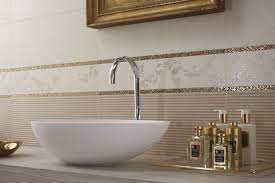 Scegliere le piastrelle per il bagno vuol dire scegliere, prima ancora che la tipologia, il materiale. Piastrelle Per Il Bagno Qualche Consiglio Per Scegliere Quelle Giuste Mastella Magazine
