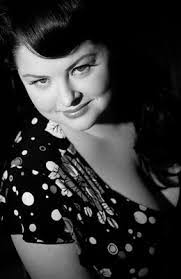 Laura Tidwell's Instagram, Twitter & Facebook