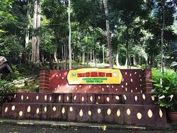 Air terjun way lalaan terletak di kaki gunung tanggamus dan merupakan air terjun bertingkat dengan jarak kurang lebih 200 m. Jalan Jalan Tempat Menarik Di Kedah Perlis Hafiz Hafizol Bukan Sekadar Rupa