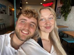 What pet-friendly accommodation options are available in Adelaide and  surrounds?