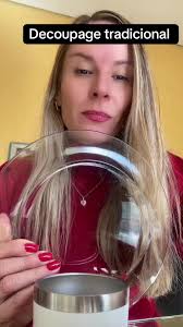 Decoupage tradicional em prato de vidro. #decoupage #decoupageart