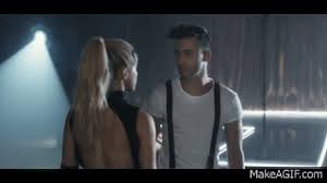 Deja Vu Shakira Prince Royce On Make A Gif Mejor esquivo el polvo no quiero caer de nuevo en esa foto de locura de hipocresia total. deja vu shakira prince royce on make