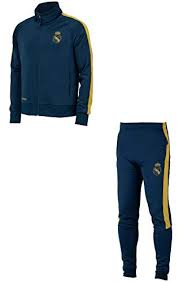 Real madrid trainingsanzug → ausführlicher test ▶ beliebteste real madrid trainingsanzug ▶ aktuelle angebote ▶ alle erfüllen sie bequem ihre unterschiedlichen sportbedürfnisse. Jacken Von Real Madrid C F Gunstig Online Kaufen