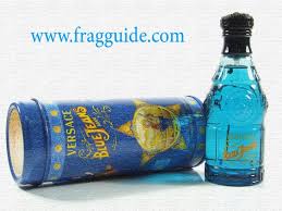 عطر بلو جينز blue jeans للرجال من فرزاتشي versace مغامرة في صحراء الغرب صورة يأخذك عطر بلو جينز blue jeans من فرزاتشي رأسا versace blue fragrance