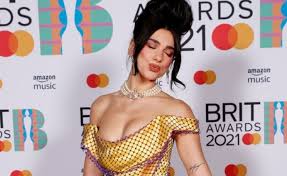 An audience of 4000 witnessed the glitz of britain's leading music prize ceremony at the o2 arena as part of a test return to. Dua Lipa Attends Brit Awards 2021 We Are So Sugary
