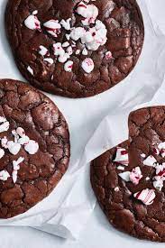 Nyt Cooking Brownies Can Be Contentious You May Be An Edge Person Or Someone Who Loves Mi In 2021 Cookies Recipes Christmas Peppermint Brownie Cookies Holiday Baking