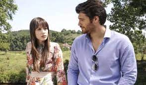 Per accedere è necessaria la registrazione al sito mediaset play che consente di é possibile rivedere in diretta streaming anche le puntate di fiction e serie tv e navigare nel sito scegliendo i programmi preferiti. Soap Su Canale 5 I Titoli In Arrivo Prossimamente
