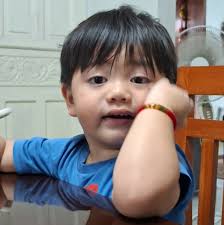 Bahay ng Pamilya Stuart-Topacio Kakaiba sa ibang lumang bayan sa Imus, ang  bahay na ito ay may hagdan sa harapan patungong antesala o balkonahe. Mga  bintanang capiz at kahoy na may florentinong