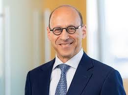 Stuart Strauss's Instagram, Twitter & Facebook