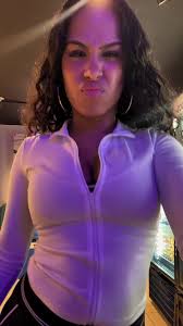 Os vídeos de Julia Sousa (@pretinhararaa_) com original sound