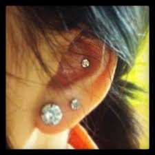 conch piercing would love to get a diamond stud like this for mine beautiful diamant stecker
