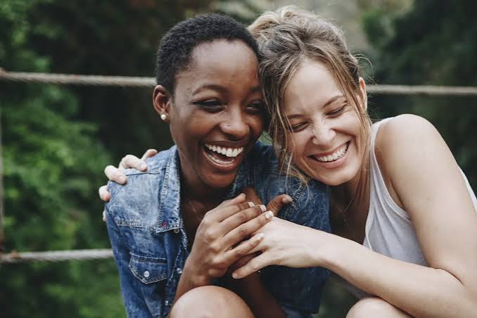 Survey Reveals How Many Americans Have a Best Friend - Newsweek