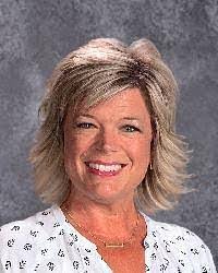 Nicole Farthing's Instagram, Twitter & Facebook