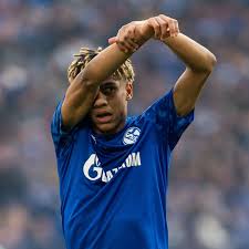 The full schalke 04 range includes officially licensed shorts, socks, polos, track tops and tracksuits as well as flags, keyrings and other fan accessories. Jean Clair Todibo Struggles As Schalke Are Beaten Again Barca Blaugranes