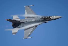 The lightweight fighter became the ubiquities fighter as it was exported to 25 nations and a record breaking production of over 4,400 aircraft. General Dynamics F 16 Fighting Falcon Airplane Madness A Legend