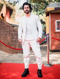 10 Times Varun Dhawan Looked Wow Rediff Com Movies Varun dhawan has a blast while getting a shave. 10 times varun dhawan looked wow