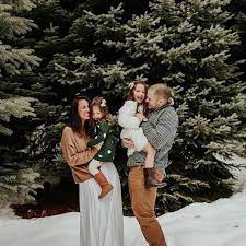 Innaromanovich Family Photo Outfits Winter Family Photoshoot Outfits Family Photo Outfits