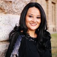 Nikki Fischer's Instagram, Twitter & Facebook