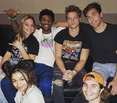 Outerbanks Cast Outer Banks Cast Sarah Cameron Pankow