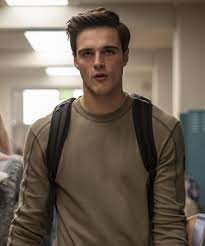 Jun 01, 2020 · jacob elordi is a rising star in the entertainment world and is best known for playing the role of noah flynn in the netflix original movie the kissing booth. Jacob Elordi Fight Scene Euphoria Gave Him Concussion