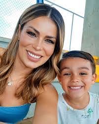 Flor Carballo's Instagram, Twitter & Facebook