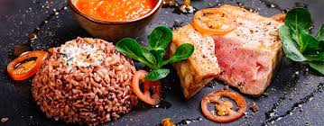 Vediamo insieme la ricetta del tonno alla piastra con cipolla in agrodolce! Tranci Di Tonno Alla Piastra Con Riso Per La Dieta Post Feste Mediterranea Pesca S P A