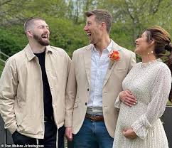 Fellow gogglebox star tom malone jr shared a tribute to mcgarry, as he wrote on social media: Gogglebox Star Tom Malone Jr Shares Photos Of Never Before Seen Brother Lee On His Wedding Day